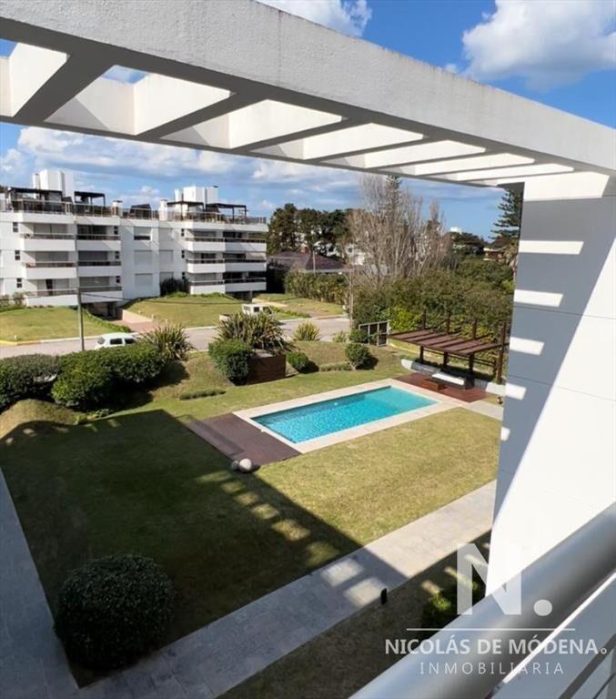 Apartamento a la venta con parrillero propio a estrenar