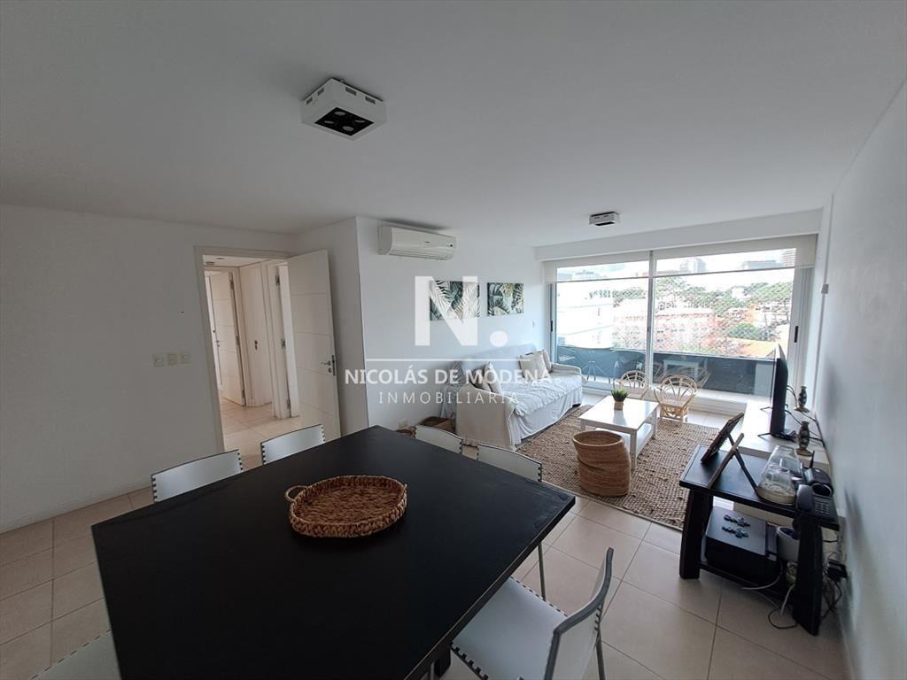 Vende departamento de 3 dormitorios y excelentes