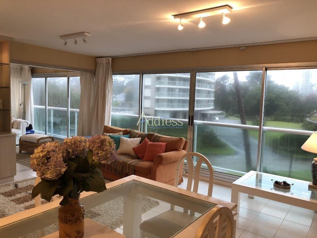 Playa mansa, impecable apartamento a metros del