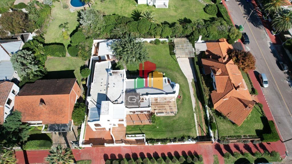 Chalet en venta con vista al mar en casco de la