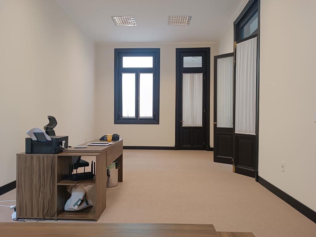 ALQUILER-OFICINA- CIUDAD VIEJA - PARA ENTRAR