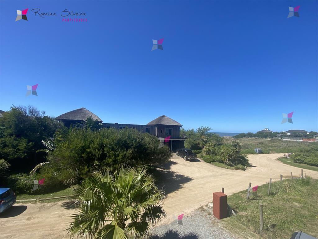 Casa en venta - Punta Piedras