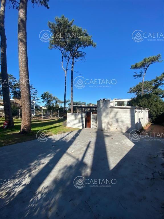 Oportunidad venta terreno Punta del Este con casa
