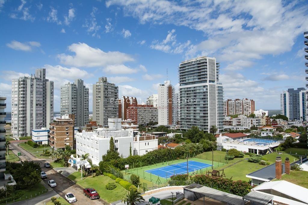 Apartamento en venta de 3 dormitorios en Forest Tower , Pun