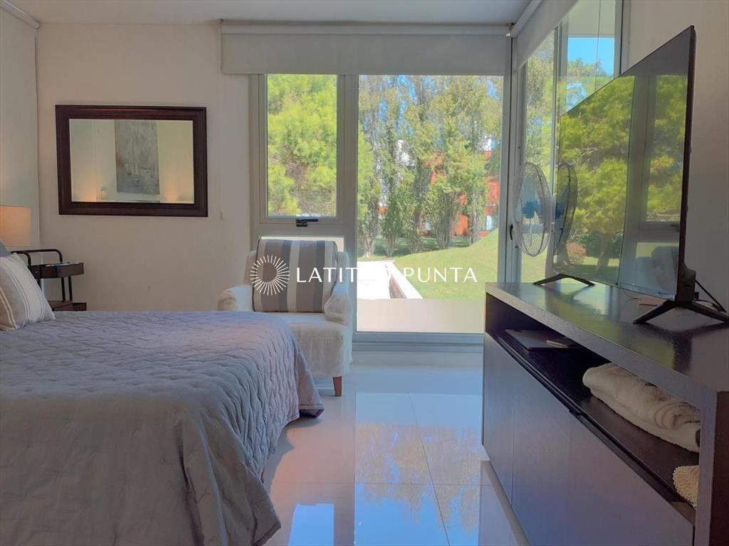 Apartamento dúplex en Rincón del Indio, 2 más