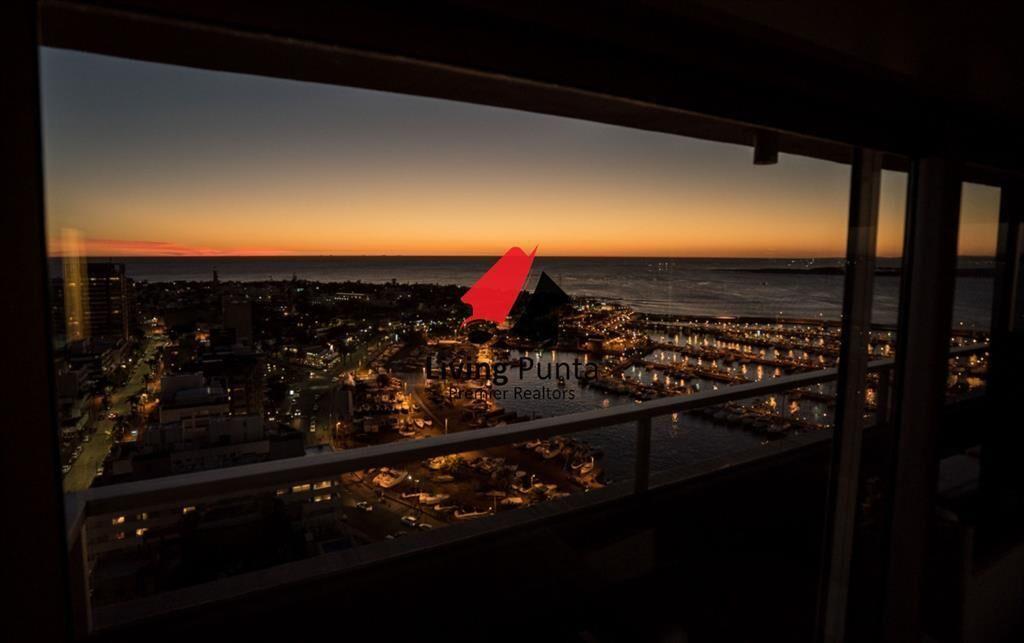 Espectacular apartamento en Peninsula, 2 *