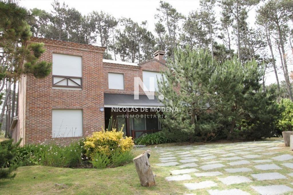 Vende Casa de 4 dormitorios en Laguna Blanca   Â?