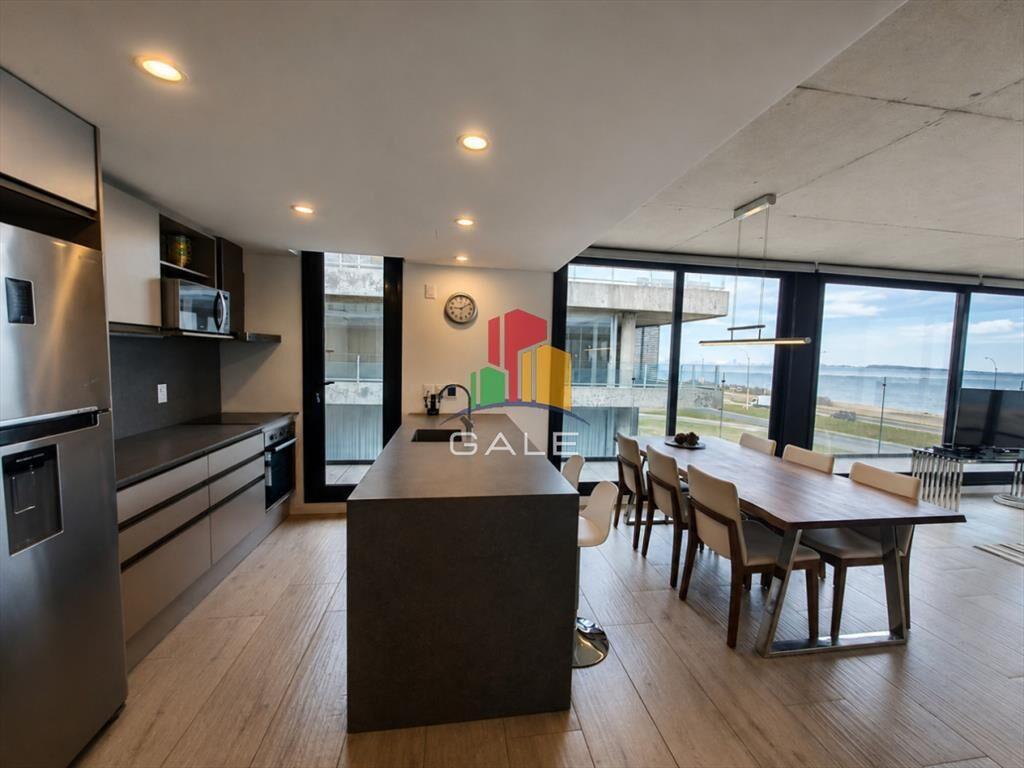 Espectacular departamento de 3 dormitorios frente
