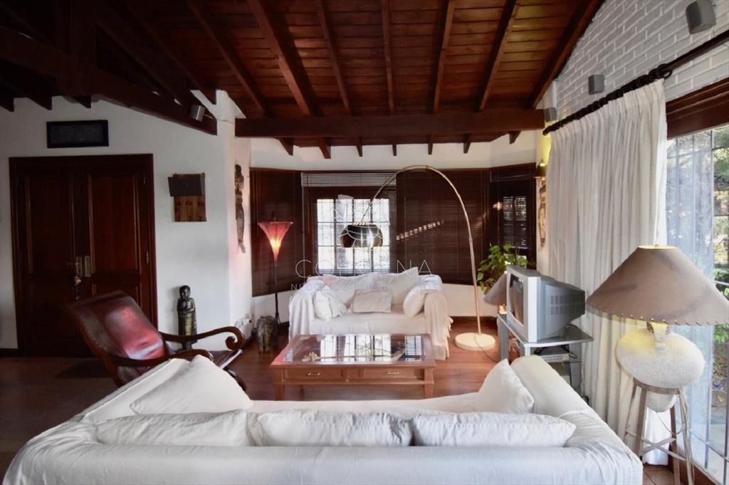 Casa en Playa Mansa de Cuatro Dormitorios en del