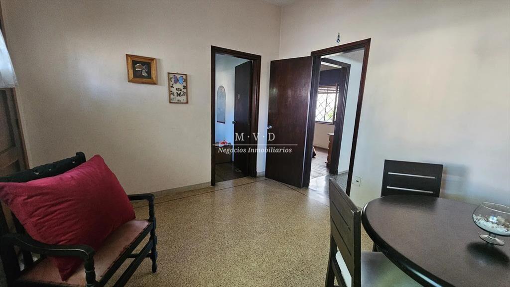 Casa Con JardÃn, Fondo Y Garaje Para 6 Autos