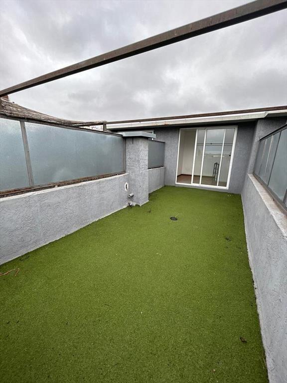 proximo Bv y Agraciada, 1 dormitorio, 41 m2 terraza de 29