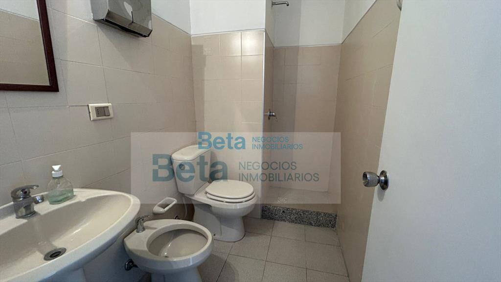VENTA OFICINA TORRE DE LOS PROFESIONALES CON