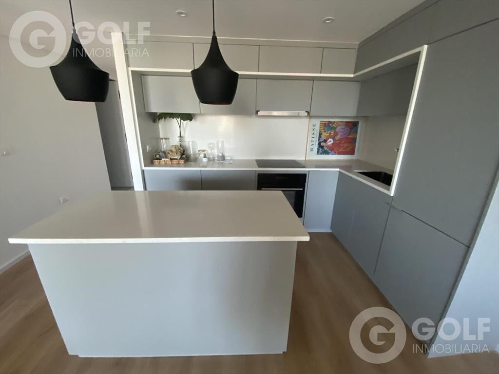 Venta de apartamento de 3 dormitorios con balcón con renta