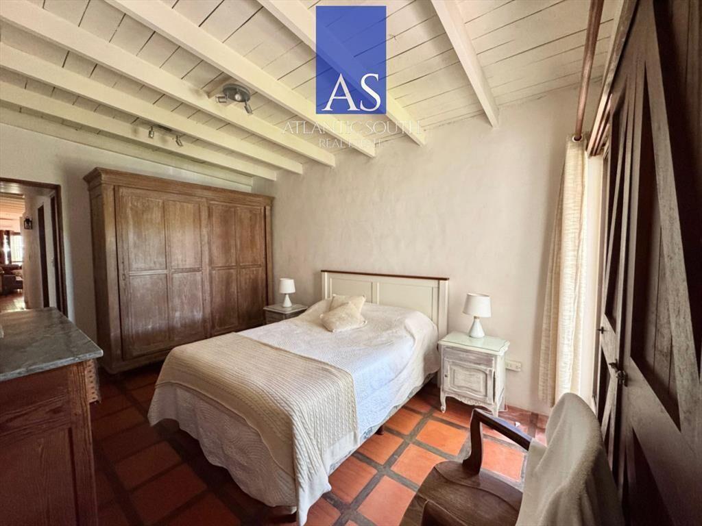 Casa de 3 dormitorios con parrillero, dependencia