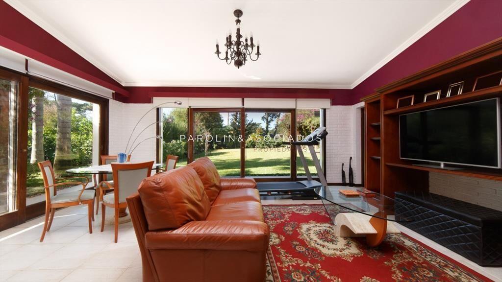 MUY LINDA CASA EN ENTORNO SUPER AGRADABLE