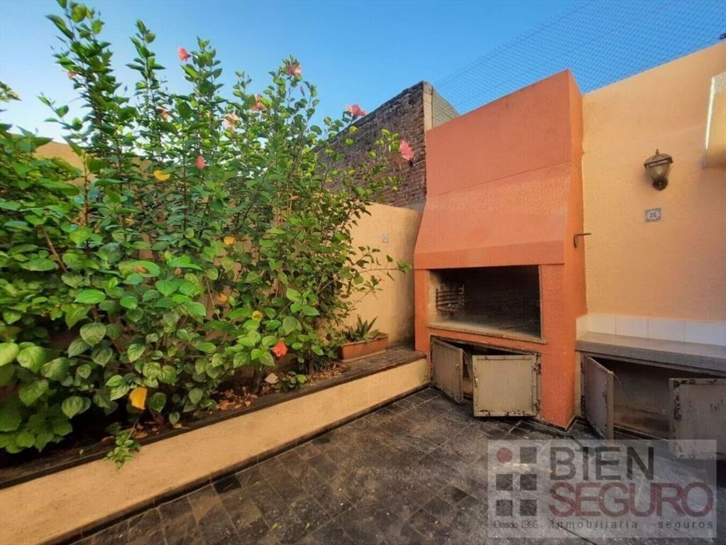 Linda casa de 2 plantas en venta en Pocitos