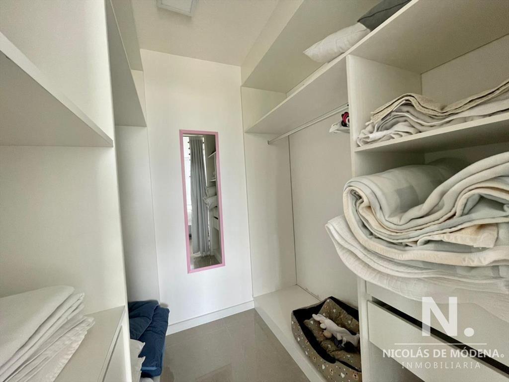 Hermoso apartamento de dos dormitorios en venta!