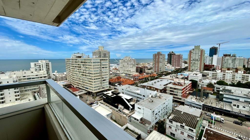 Apartamento en Torre Gattas con muy buena vista a