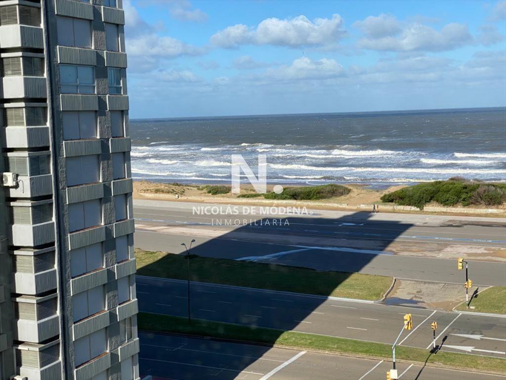 Vende Apartamento de 3 dormitorios en Brava,