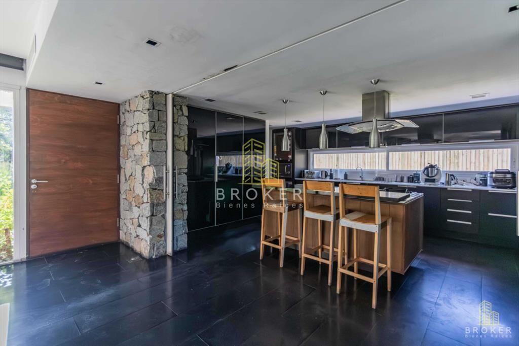 Alquiler Anual Casa Punta del Este La Arbolada Barrio Priva