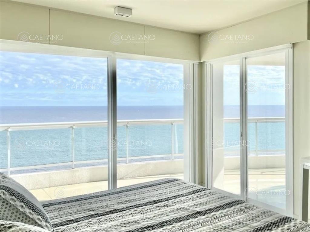 Venta apartamento 3 suite más dependencia en del