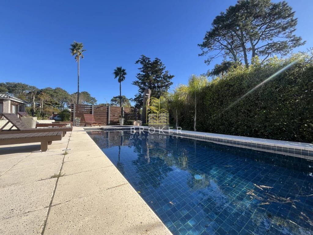 Venta Casa Punta del Este 4 dormitorios en Barrio
