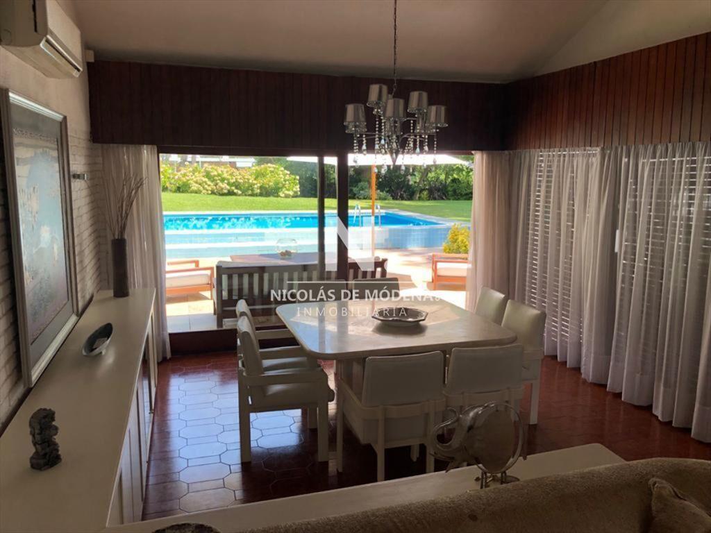 Muy buena propiedad en venta, 5 dormitorios en