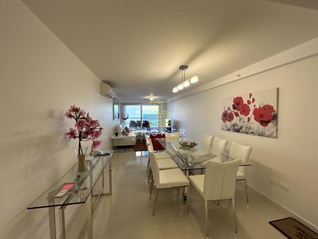 Venta de apartamento dos dormitorios con vista al