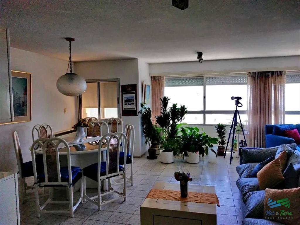 Vendo apartamento 2 dormitorios, vista al mar, en
