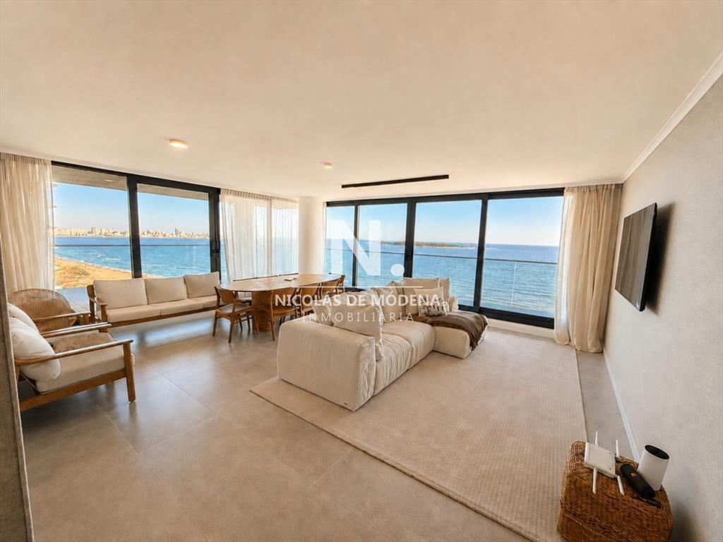 Departamento exclusivo en venta, primera linea de