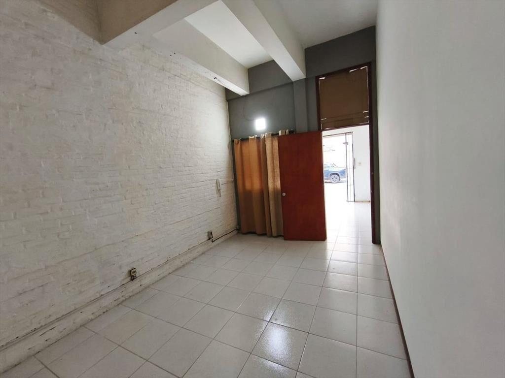 Dos Locales comerciales en pleno centro