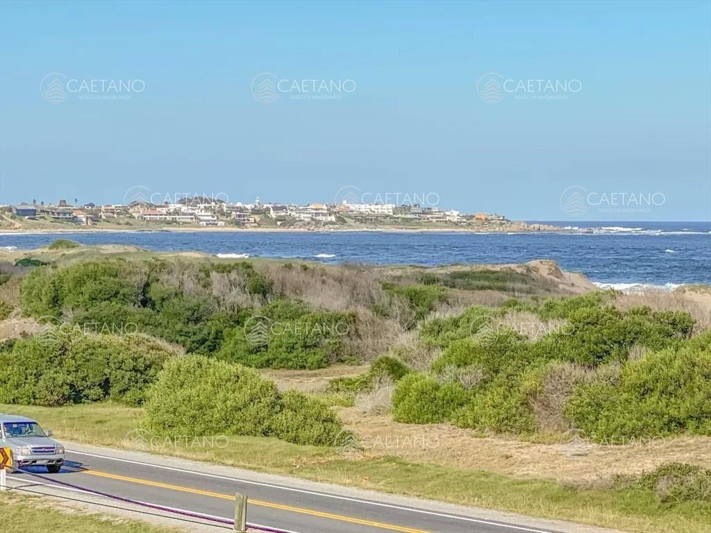 Casa en venta de 3 dormitorios frente al mar en