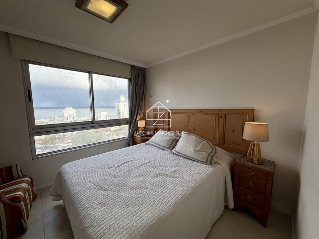 Alquiler apartamento tres dormitorios Punta del