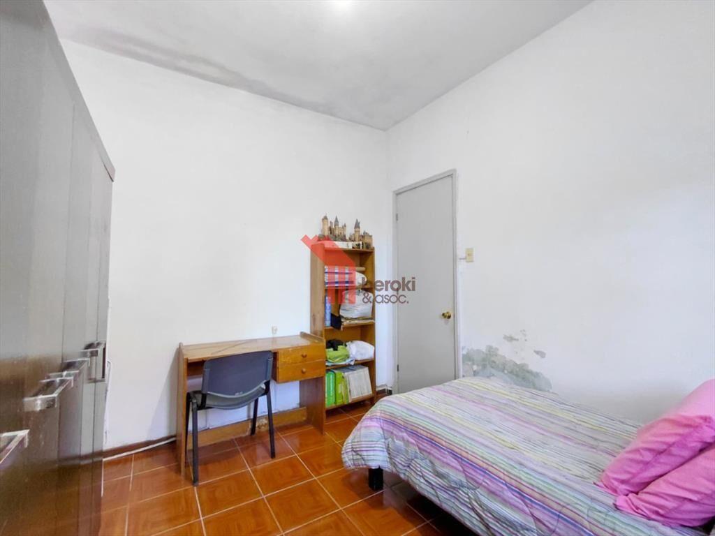 Venta casa, 2 dormitorios, frente y fondo con