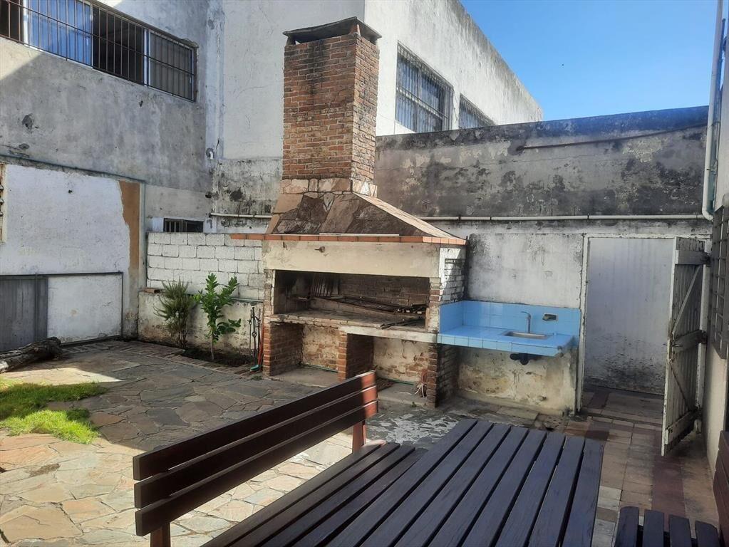 Padrón único, vivienda u oficinas + deposito. Gran potencia