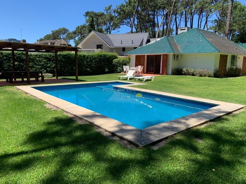 Alquiler temporario de casa de tres dormitorios a