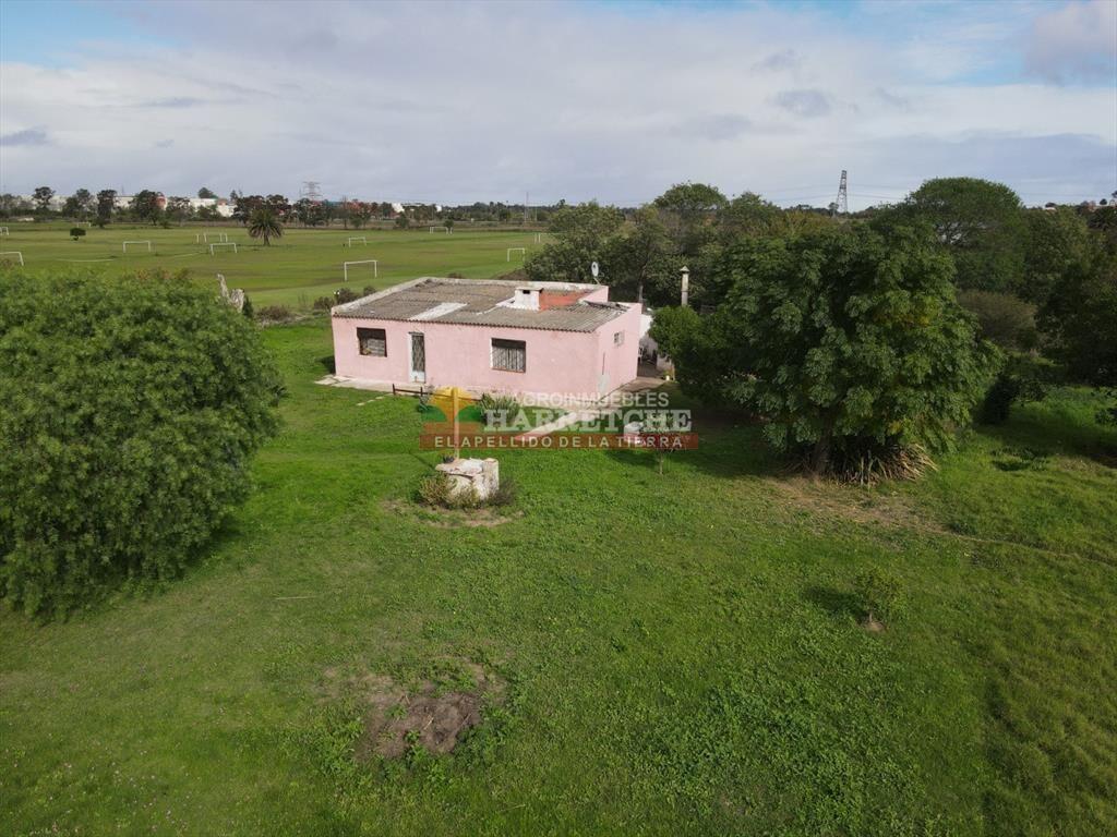 Casa con terreno en venta a pasitos de ruta 1, de