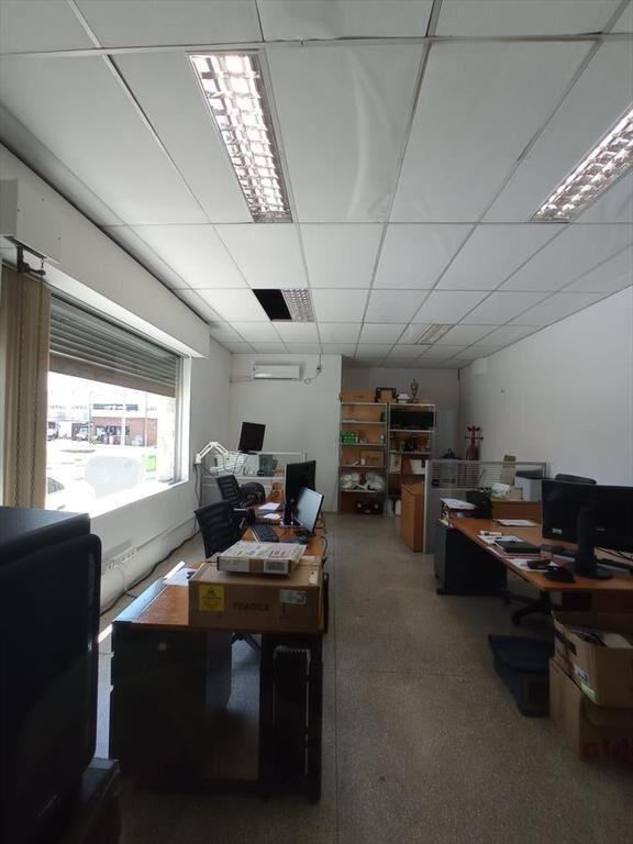 Proximo Rambla Portuaria, 1109 m2,entrada camiones ,oficina