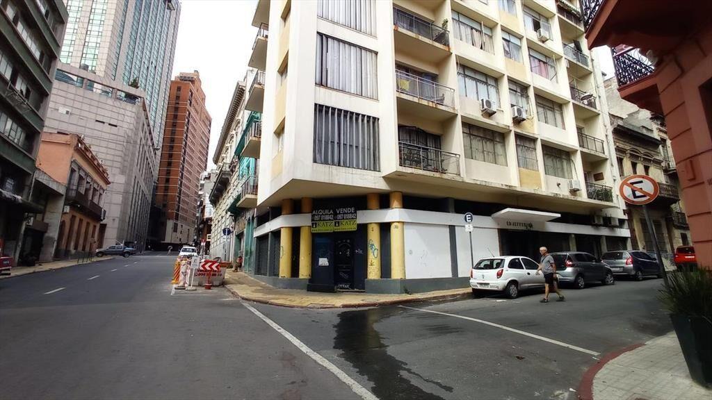 local esquina , Parana y Ciudadela , 80 m2 ,!!