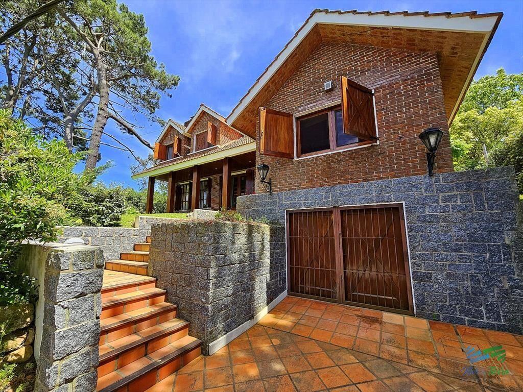 En venta casa de 3 dormitorios con piscina en