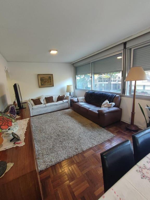Apartamento en Punta Carretas de tres dormitorios.