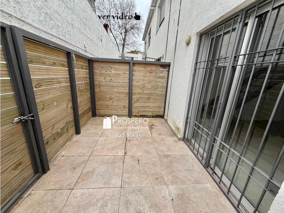 v435 alquiler duplex 1 dorm Tres cruces c/patio casi a estre