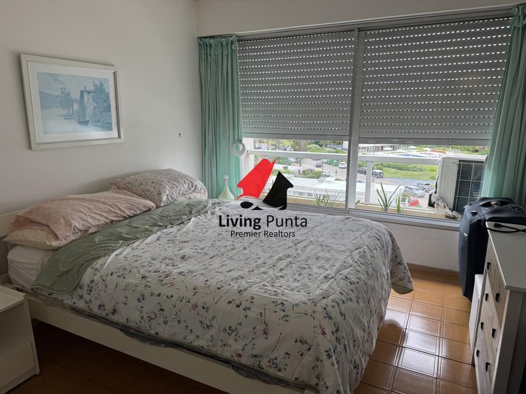 Apartamento a pasos del mar y servicios