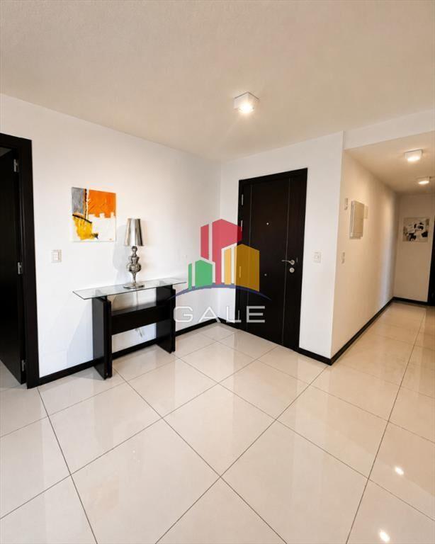 En venta apartamento de 3 dormitorios en Punta