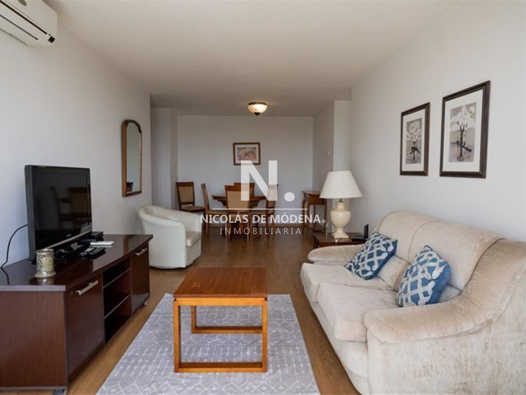 Vende apartamento de 2 dormitorios en Roosevelt,