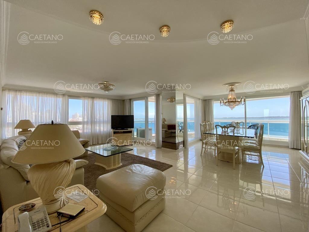 Venta apartamento 3 dormitorios. Playa mansa, del
