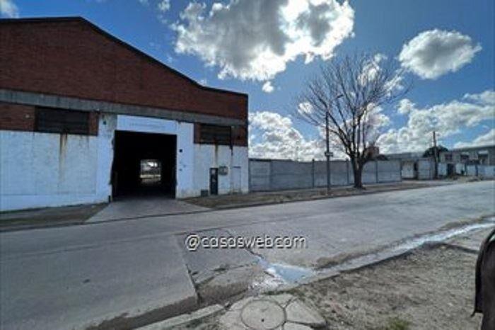 Venta 1200m2 en terreno de 4339m2 en Bella Vista