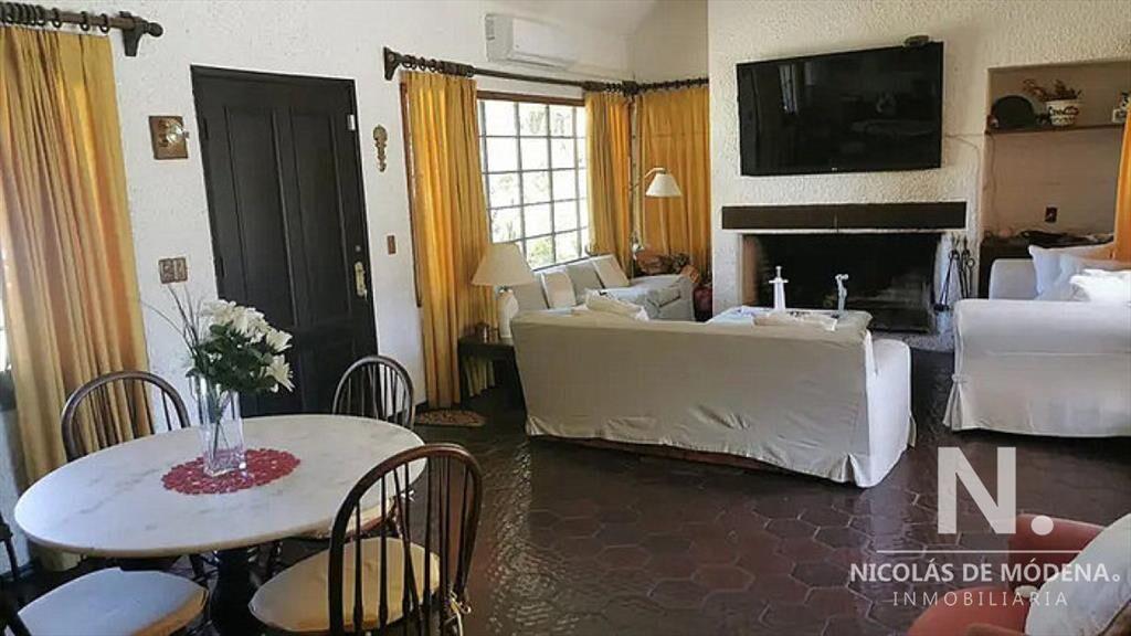 Venta, casa en cantegril con piscina y muy lindo parque