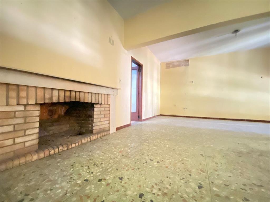 VENTA CASA 2 DORMITORIO GRAN GARAJE. LA TEJA