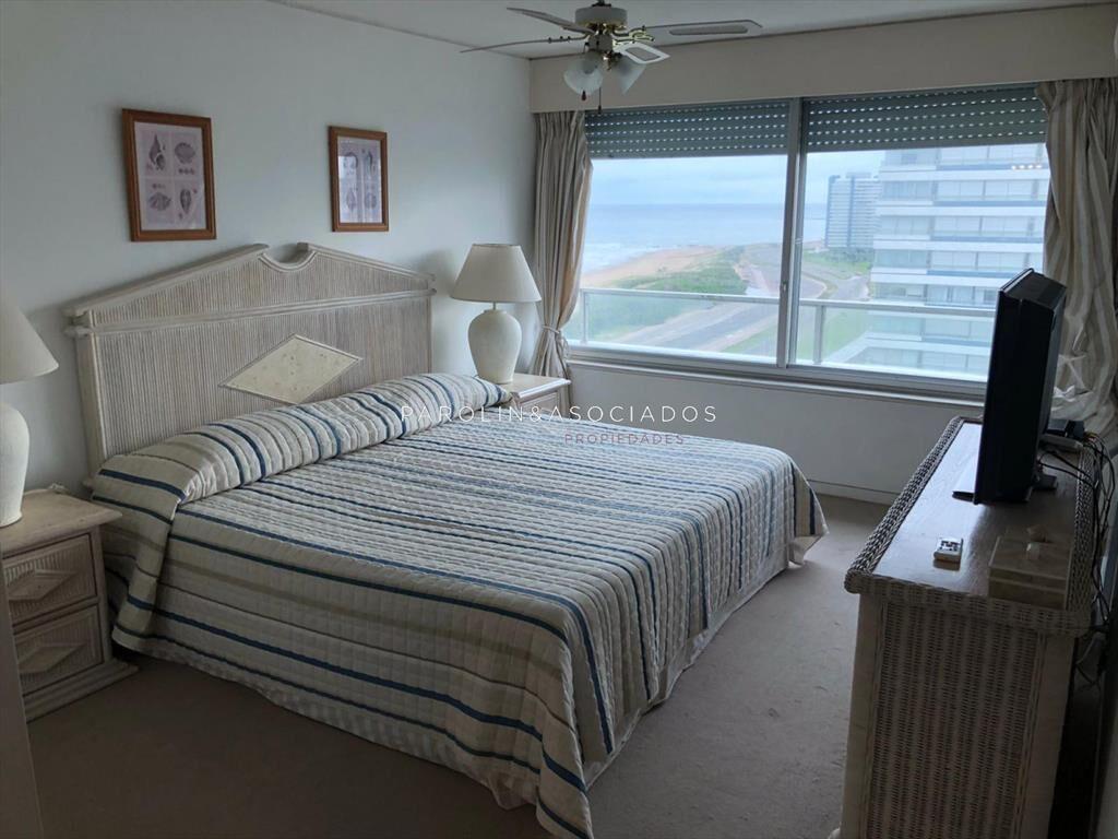 Apartamento en venta de 3 dormitorios en Edificio Tiburón,